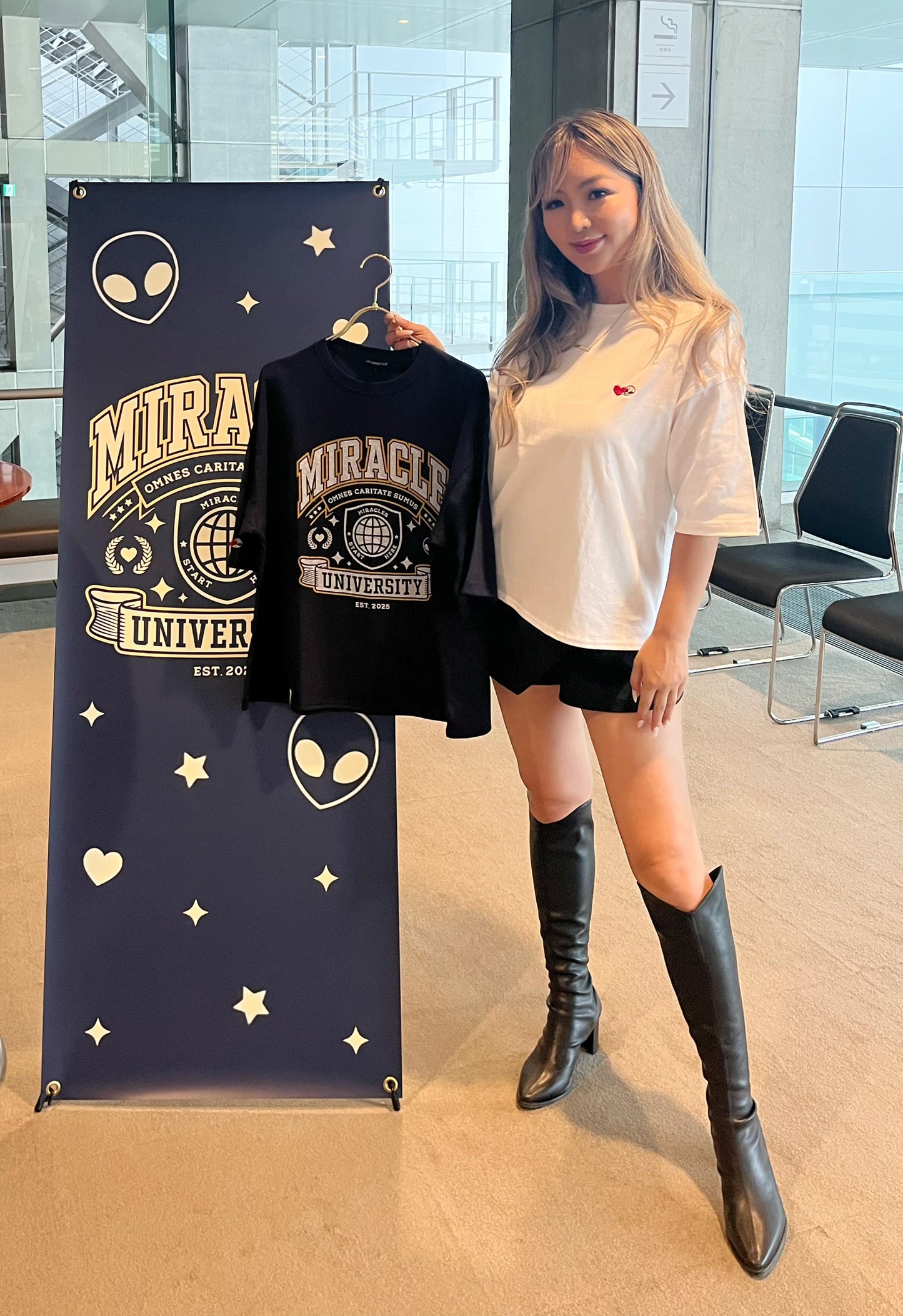 UNIVERSTAR オリジナルTシャツ 宇宙人ハート刺繍（ショート丈） (レディース)