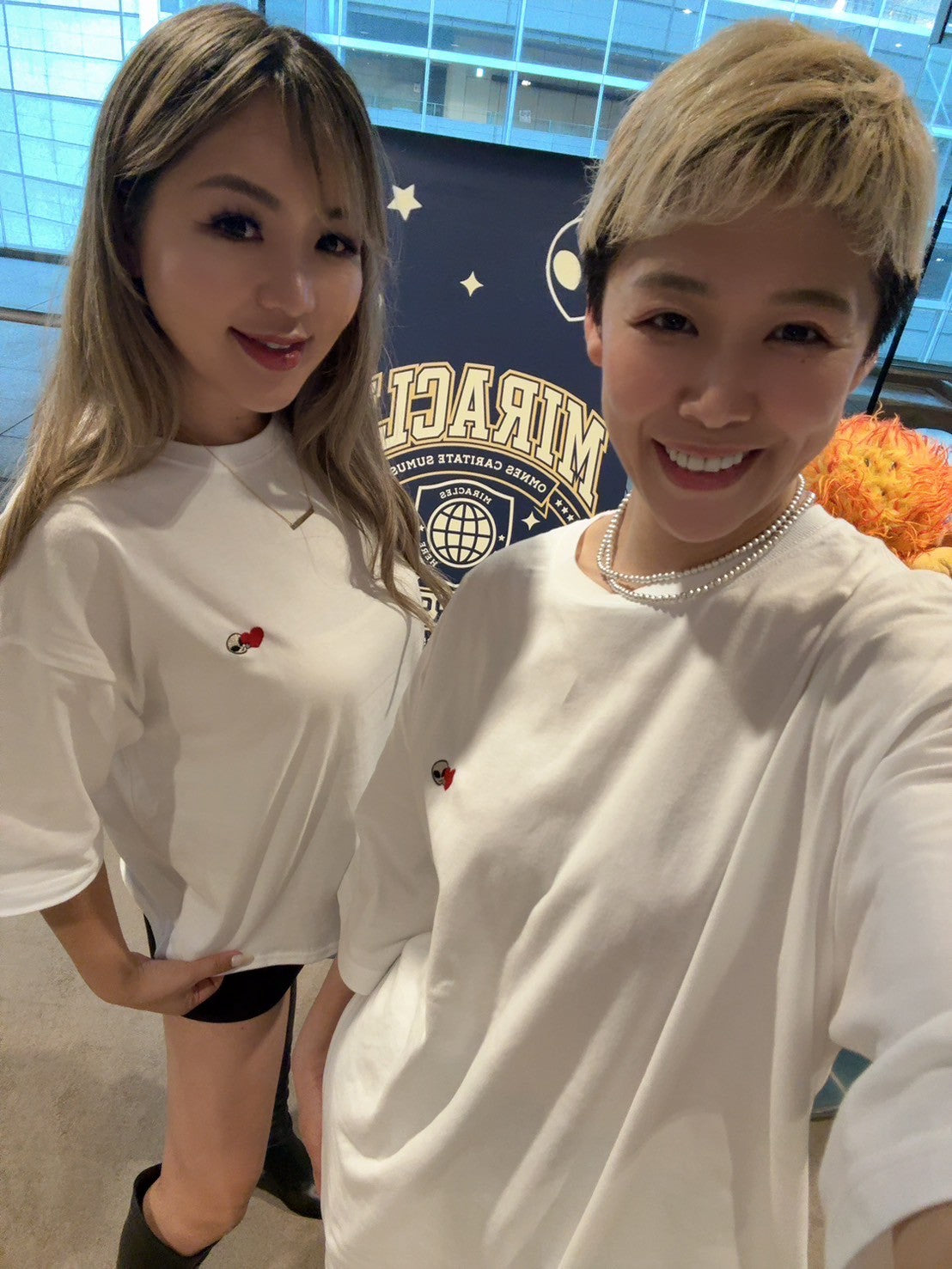 UNIVERSTAR オリジナルTシャツ 宇宙人ハート刺繍（ショート丈） (レディース)
